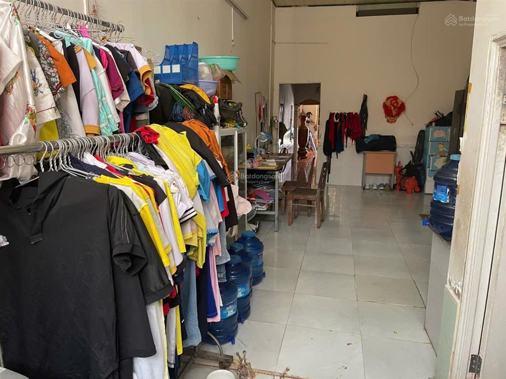 Trung tâm phía bắc khu tập thể trường sỹ quan thông tin  khu bàn cờ