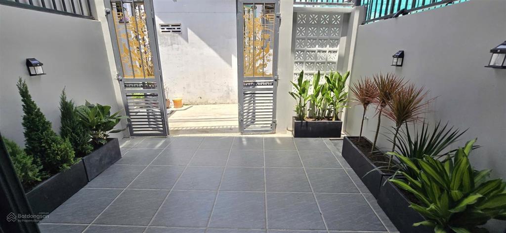 Nhà mới đẹp vào ở được ngay (p vĩnh hoà) gần bến xe phía bắc nha trang, cách biển 1,2km