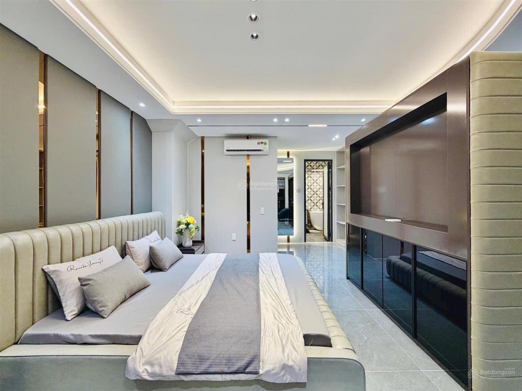 Căn góc 2 mt 4 tầng xây mới có pn master  đường số 30 p6