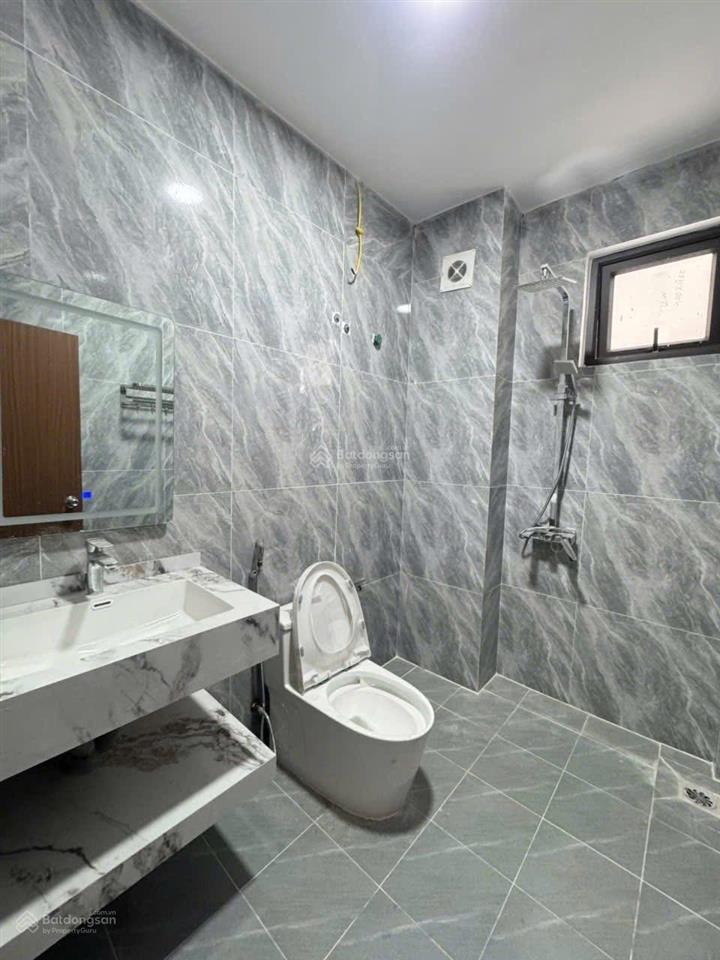 Bán nhà trịnh văn bô, có thang máy, nhà mới, ngõ ô tô tải. 8,4 tỷ. căn góc