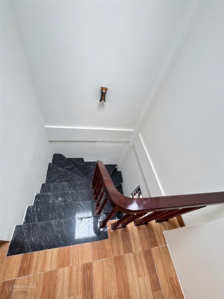 Bán nhà trịnh văn bô, có thang máy, nhà mới, ngõ ô tô tải. 8,4 tỷ. căn góc