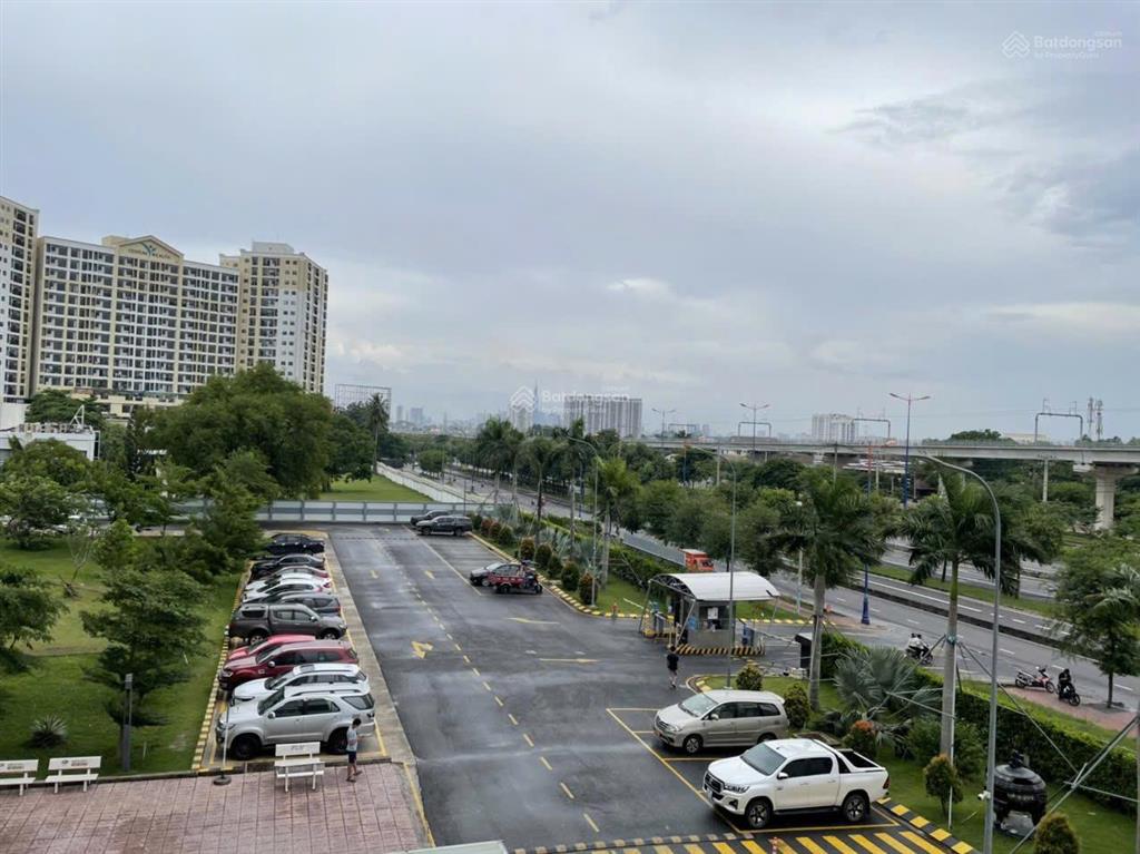 Bán căn hộ 3pn 2wc trung tâm, full tiện ích, công viên hồ bơi, sổ hồng sẵn, sang tên ngay, 82,1m2