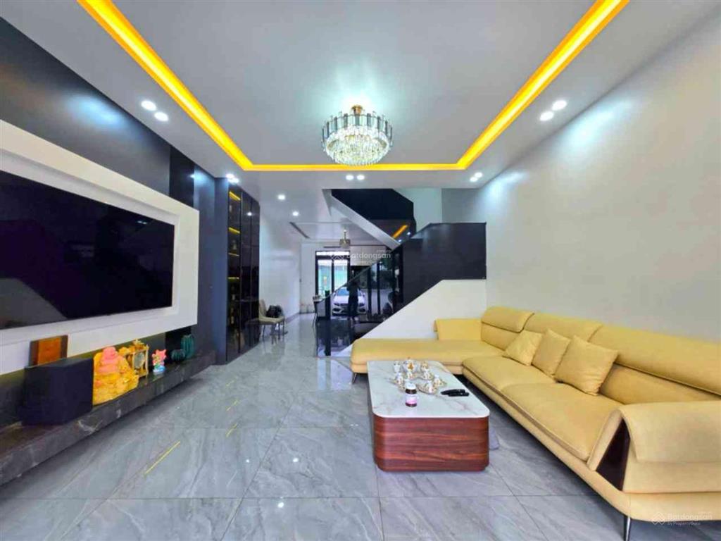 Hàng hiếm trục chính 30m him lam hồng bàng 2 mặt đường, khó tìm căn thứ hai!