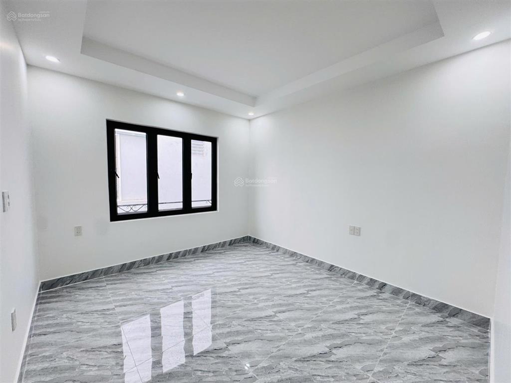 Cực hiếm nhà mới xây gần chợ sở dầu hồng bàng  ô tô sát cửa  giá chỉ 2,75 tỷ!