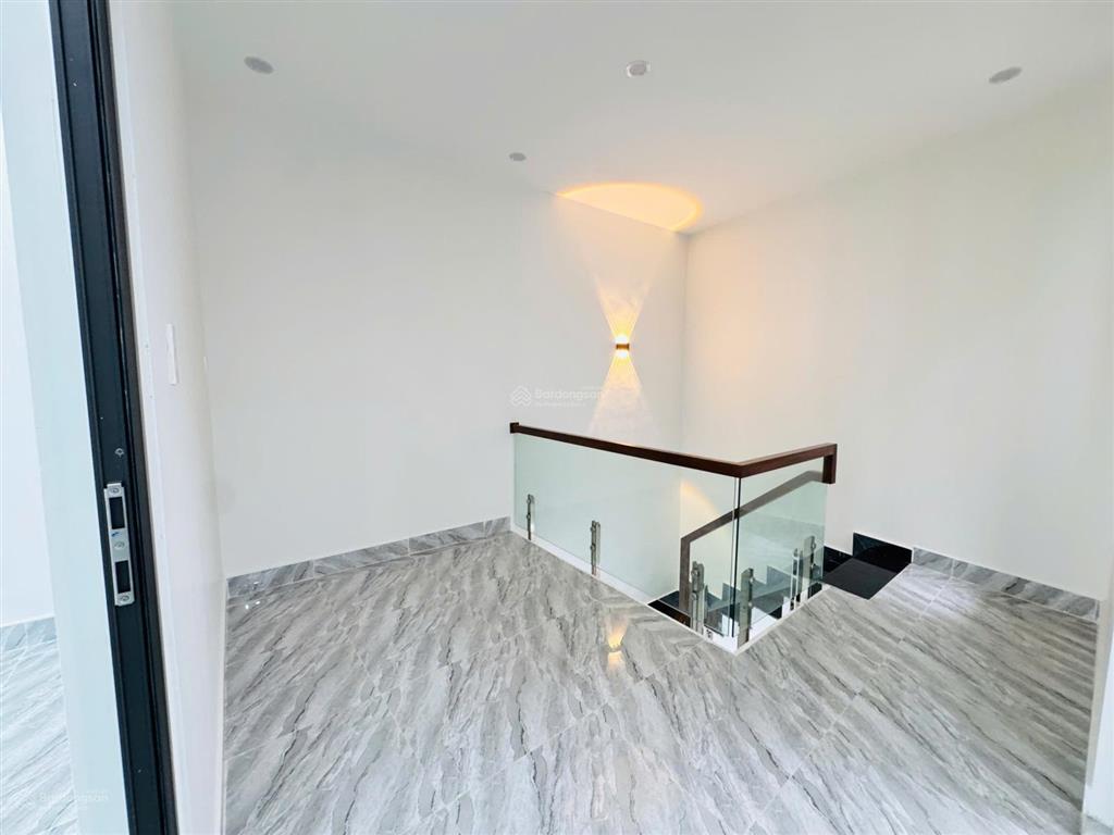 Cực hiếm nhà mới xây gần chợ sở dầu hồng bàng  ô tô sát cửa  giá chỉ 2,75 tỷ!
