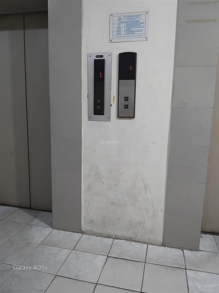 Cần bán căn hộ chung cư, 55m2. vị trí đắc địa, sổ đỏ chính chủ