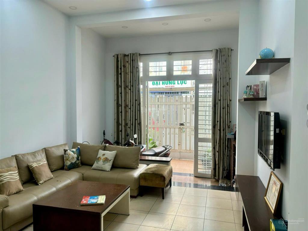 Cho thuê nhà phố mặt tiền đường số 18, bình tân 68,2m2 (4x17m), 2,5 tấm, giá chỉ 14 triệu/tháng