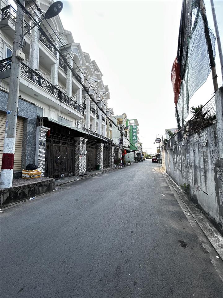 Bán đất mt thạnh xuân 46 ngay hà huy giáp vô 80m (dt 5x28m).