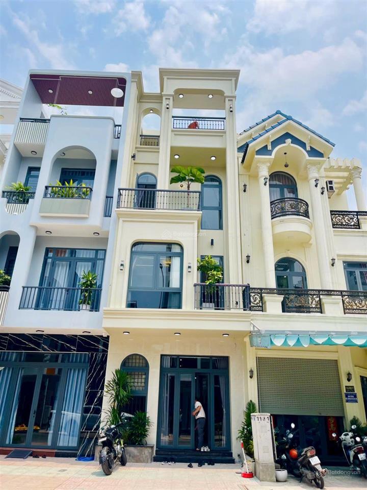 Bán nhà mặt tiền trục chính kdc lp thuận giao  thuận an  bd 70m2 giá 6,5 tỷ tl.  0901 676 ***