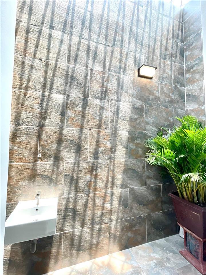 Bán nhà mặt tiền trục chính kdc lp thuận giao  thuận an  bd 70m2 giá 6,5 tỷ tl.  0901 676 ***