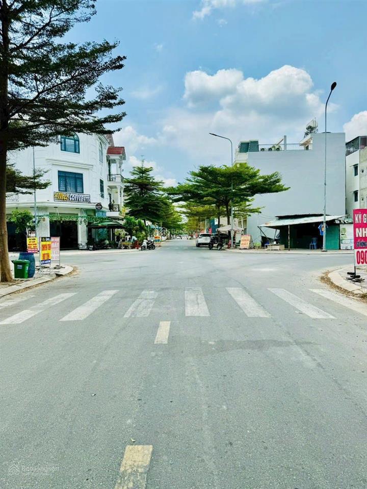 Bán nhà mặt tiền trục chính kdc lp thuận giao  thuận an  bd 70m2 giá 6,5 tỷ tl.  0901 676 ***