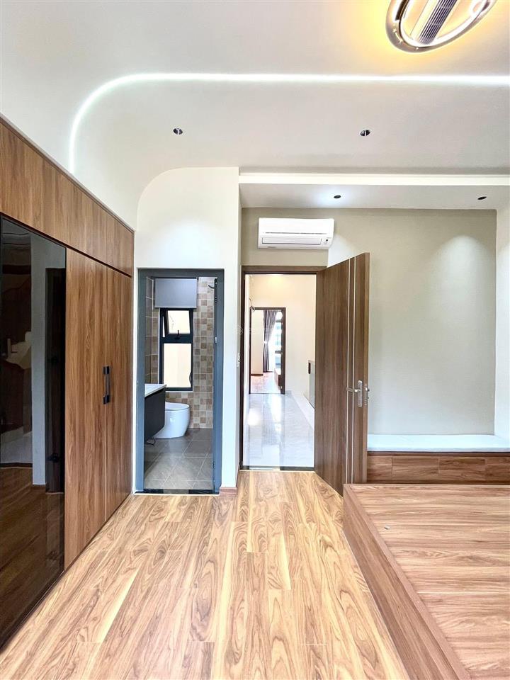 Bán nhà mặt tiền trục chính kdc lp thuận giao  thuận an  bd 70m2 giá 6,5 tỷ tl.  0901 676 ***