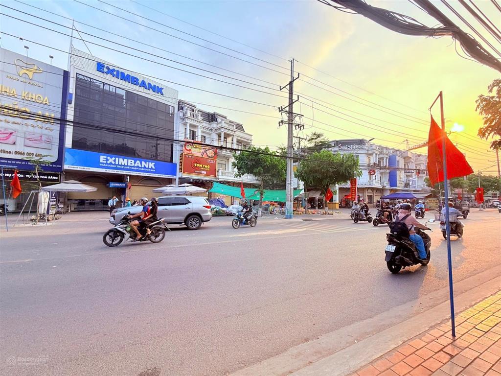 Bán gấp shophouse kinh doanh phú hồng lộc  thuận giaothuận anbd giá 15tỷ còn tl.  0901 676 ***