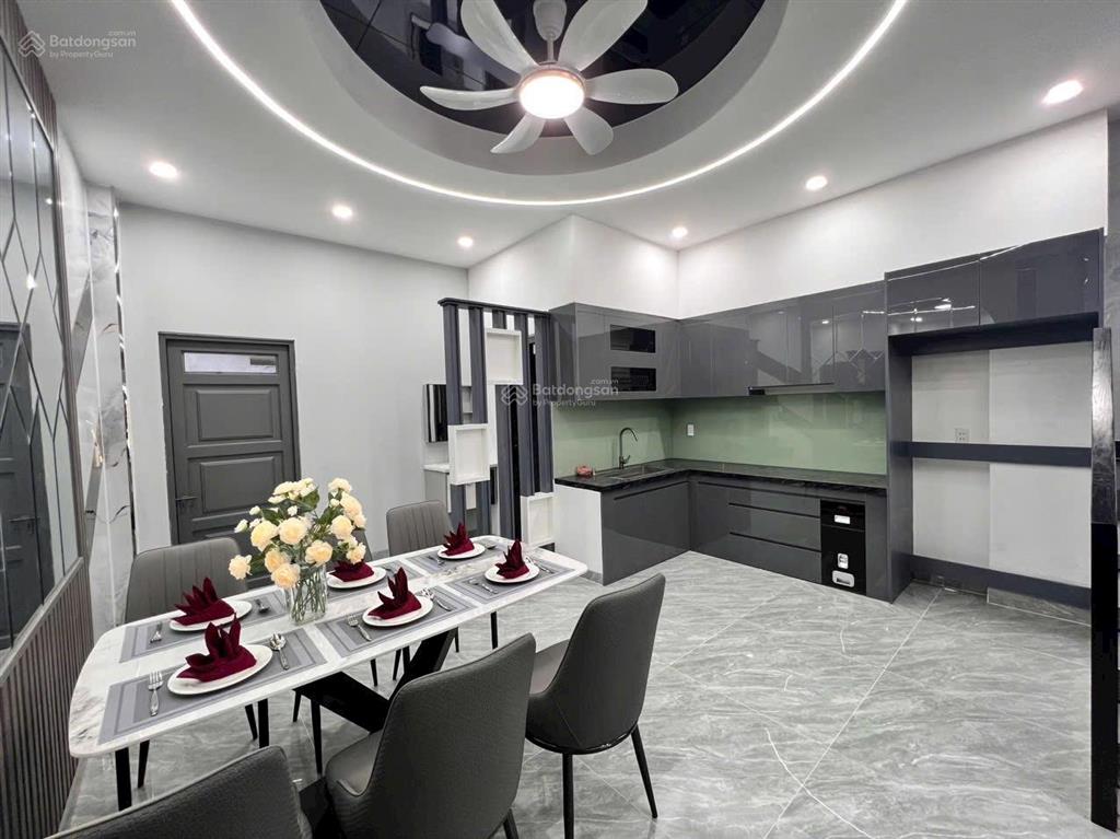 Bán gấp nhà đẹp đối diện quỹ đất chung cư,thuận giaothuận anbd 70m2 giá 6,1 tỷ tl.  0901 676 ***