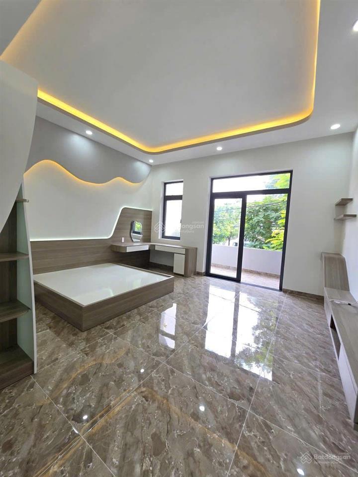 Bán gấp nhà đẹp đối diện quỹ đất chung cư,thuận giaothuận anbd 70m2 giá 6,1 tỷ tl.  0901 676 ***