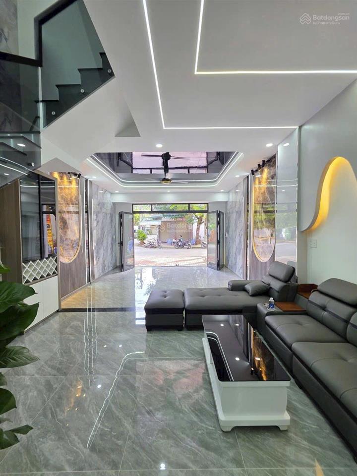 Bán gấp nhà đẹp đối diện quỹ đất chung cư,thuận giaothuận anbd 70m2 giá 6,1 tỷ tl.  0901 676 ***