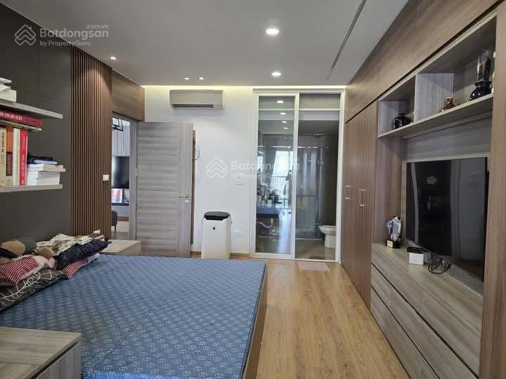 Chính chủ. 0975 750 *** bán căn hộ chung cư vườn đào. dt 130m căn góc 3 ngủ 2wc sổ lâu dài đầy đủ nôi