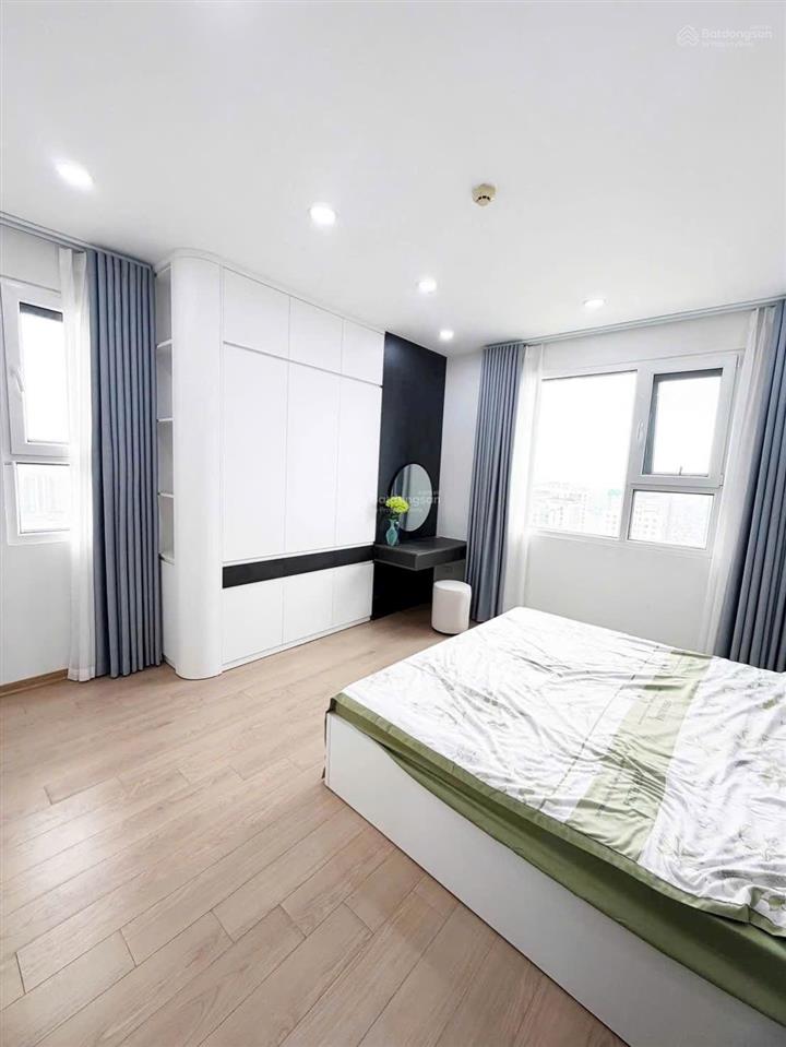 0975 750 *** theo chồng định cư nước ngoài. tôi cần bán căn hộ 3ngủ toà flc 36phạm hùng giá hơn 8ty