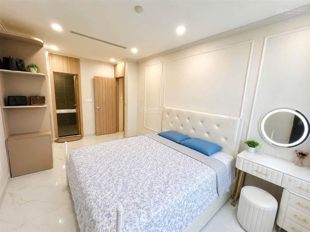 Chính chủ cần bán căn hộ the park home cầu giấy thiết kế 4 ngủ 3 vệ sinh có lót ôtô alo 0975 750 ***