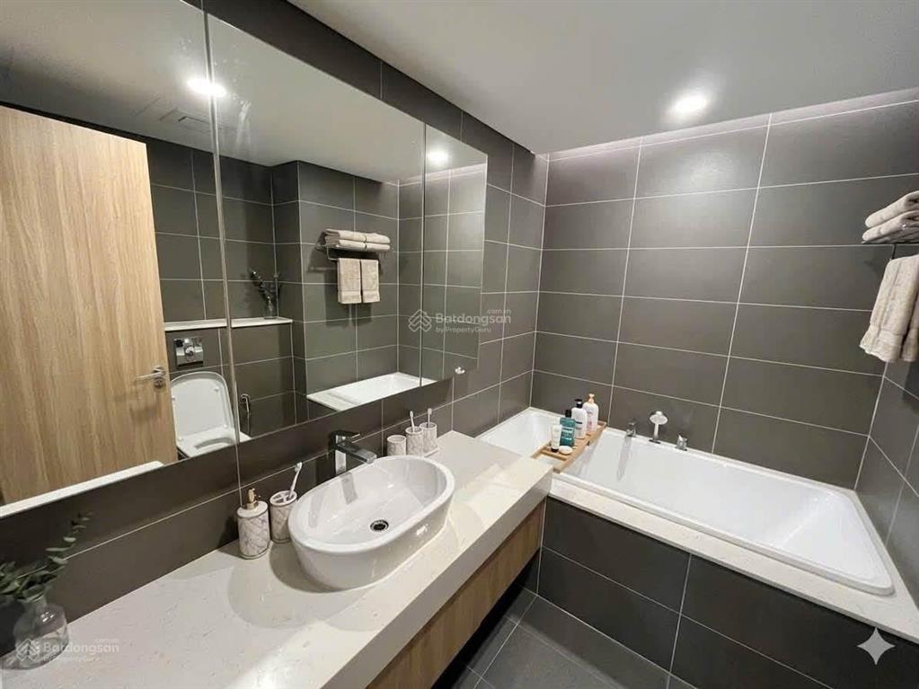 Chính chủ. cần bán căn 2 ngủ để mua duplex cùng tòa. 90m², 2 ngủ, 2w, hơn 9 tỷ. 0975 750 ***