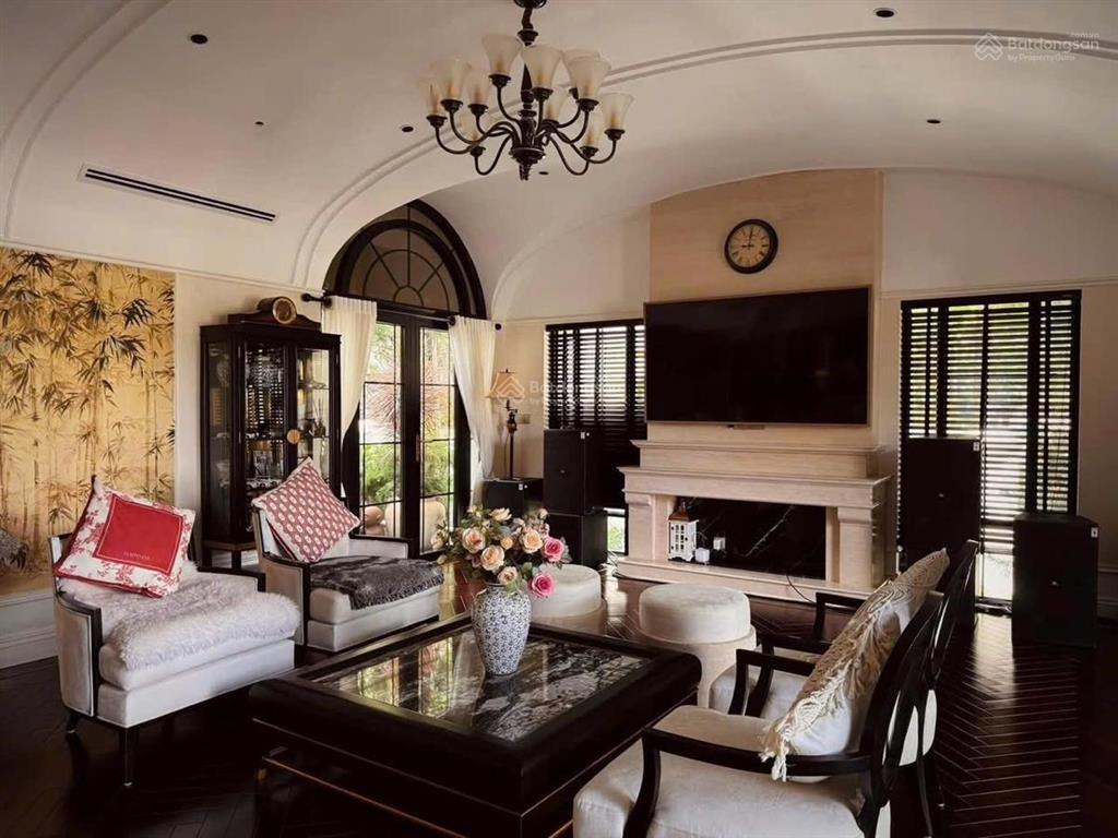 Biệt thự sân vườn đơn lập view hồ điều hoà mặt tiền lớn khu đô thị vinhomes nam an khánh 0975 750 ***