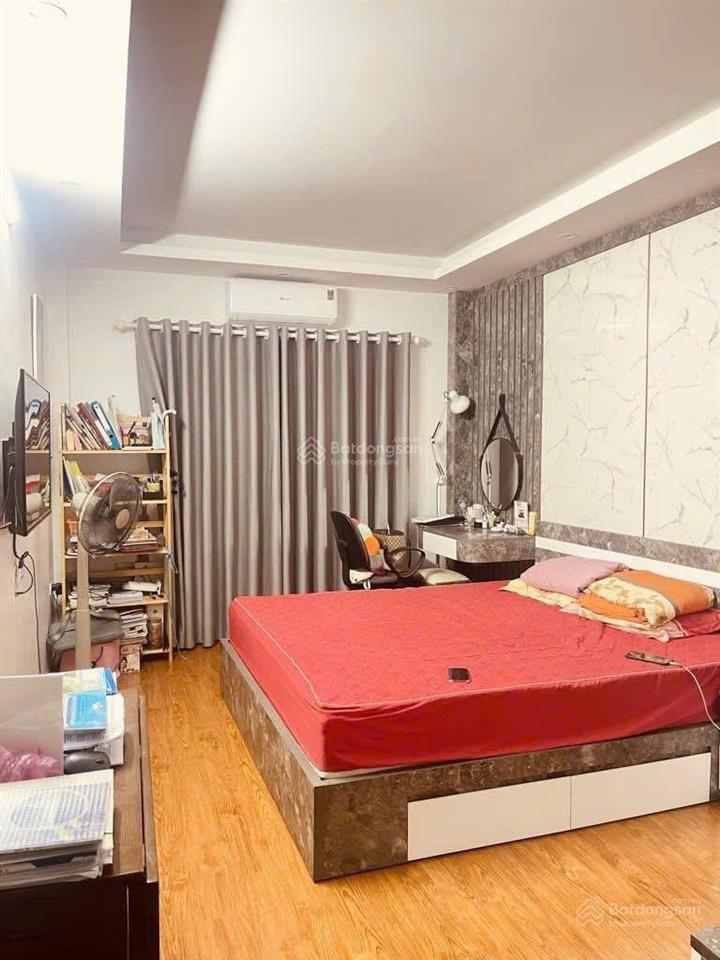 Chính chủ bán nhà ngõ 355 xuân đỉnh. nhà tự xây dựng hiện 5 tầng gồm có 4p ngủ.  0975 750 ***