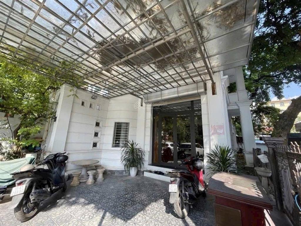 Chính chủ cần bán căn nhà trung tâm ba đình. nhà lô góc 3 mặt thoáng kinh doanh sầm uất 0975 750 ***