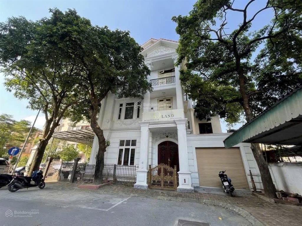 Chính chủ cần bán căn nhà trung tâm ba đình. nhà lô góc 3 mặt thoáng kinh doanh sầm uất 0975 750 ***