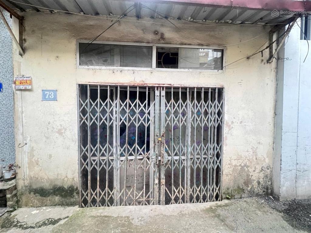Chính chủ. bán nhà c4 hiện đang để ko. có thể ở hoặc xây mới. dt 50m2 giá bán gần 6 tỷ 0975 750 ***