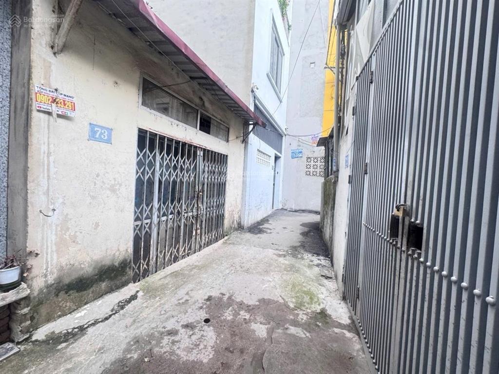 Chính chủ. bán nhà c4 hiện đang để ko. có thể ở hoặc xây mới. dt 50m2 giá bán gần 6 tỷ 0975 750 ***