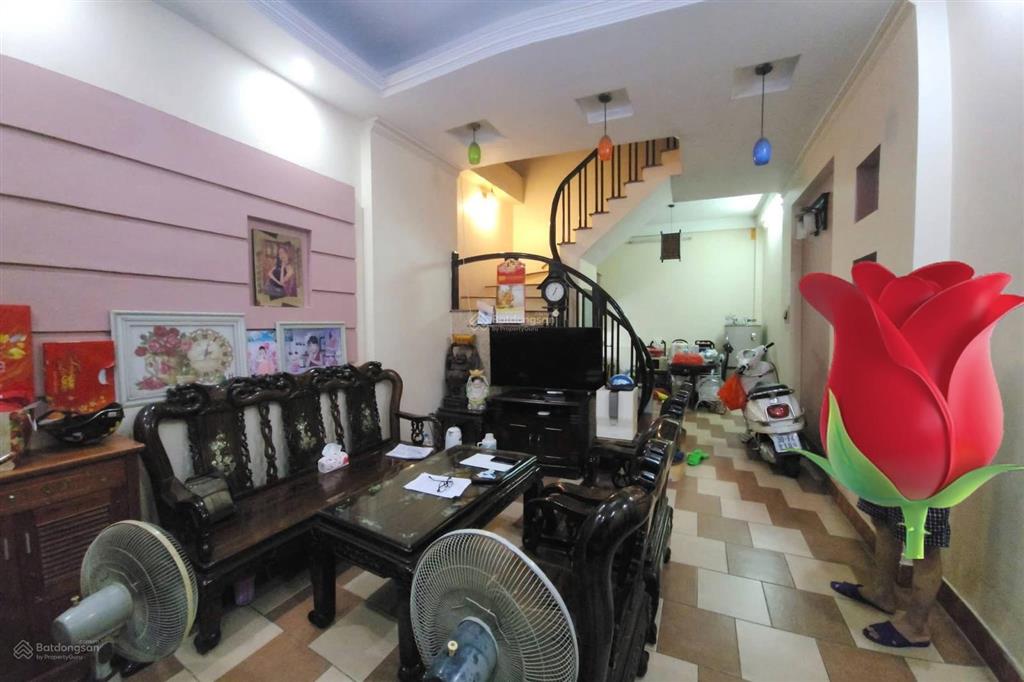 Bán nhà 4 tầng diện tích 38m hiện có 4 pngủ. mặt tiền 4m lô góc phòng nào cũng thoáng  0975 750 ***