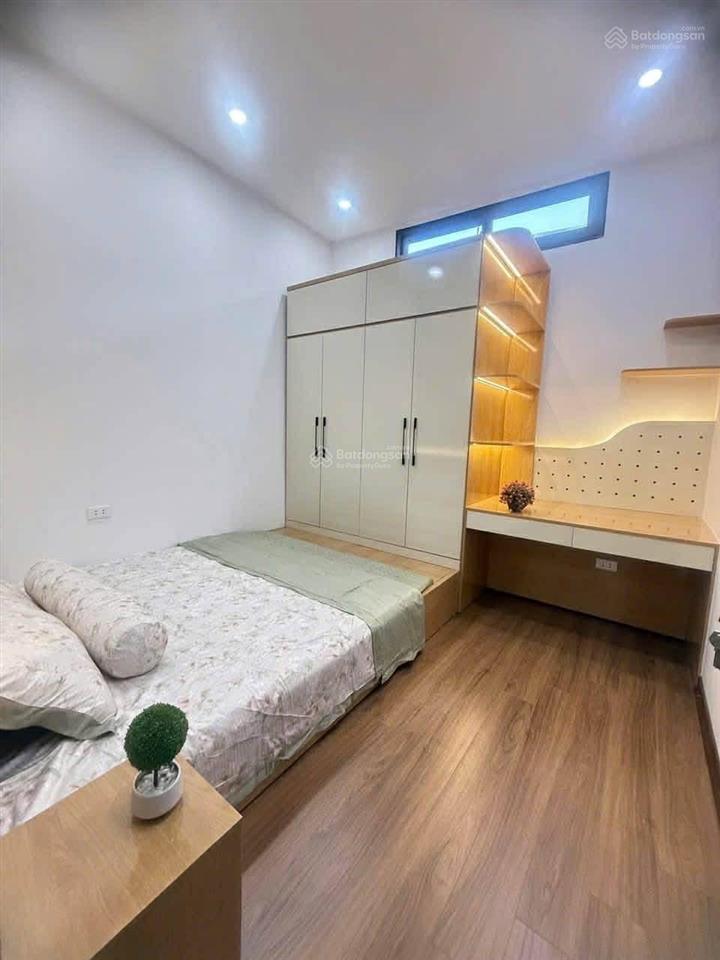 Bán nhà riêng gần phố ngọc khánh . diện tích 35m xây mới 5tầng đầy đủ nội thất nhỉnh 9tỷ 0975 750 ***
