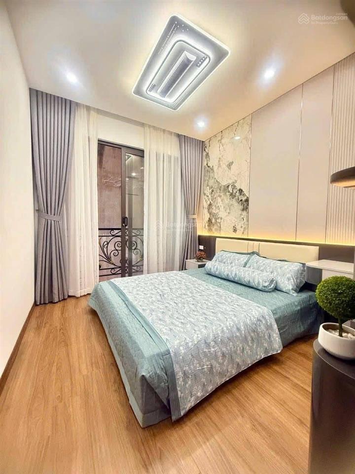 Bán nhà riêng gần phố ngọc khánh . diện tích 35m xây mới 5tầng đầy đủ nội thất nhỉnh 9tỷ 0975 750 ***
