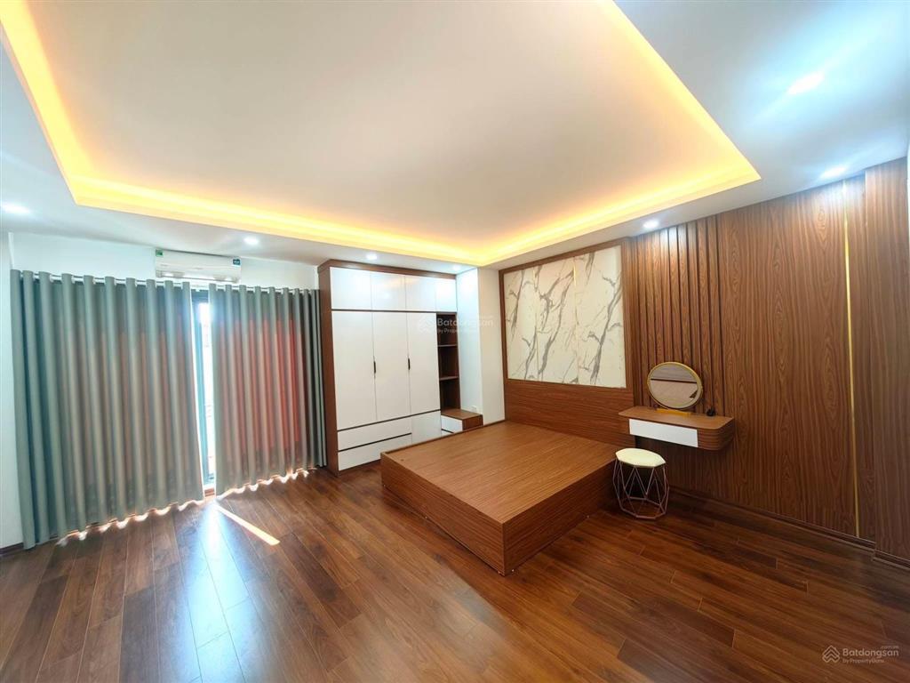 Chính chủ bán nhà xây mới 7 tầng có thang máy hộ khẩu cầu giấy chỉ 9, tỷ 0975 750 ***