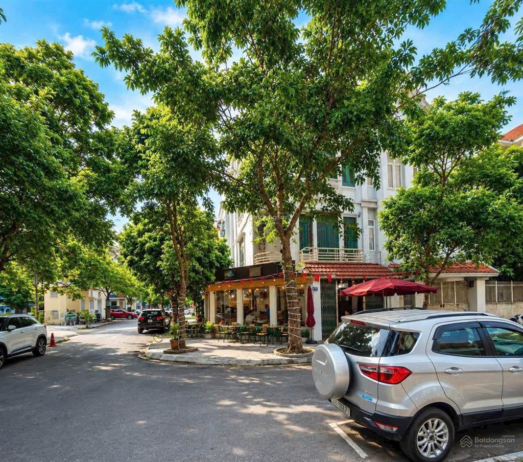 Chính chủ bán biệt thự lô góc, vỉa hè. ô tô tránh hộ khẩu cầu giấy giá tốt  0975 750 ***