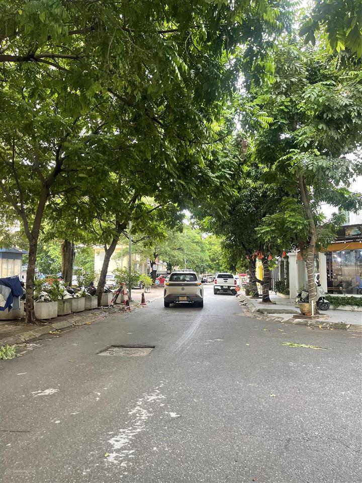 Chính chủ bán biệt thự lô góc, vỉa hè. ô tô tránh hộ khẩu cầu giấy giá tốt  0975 750 ***