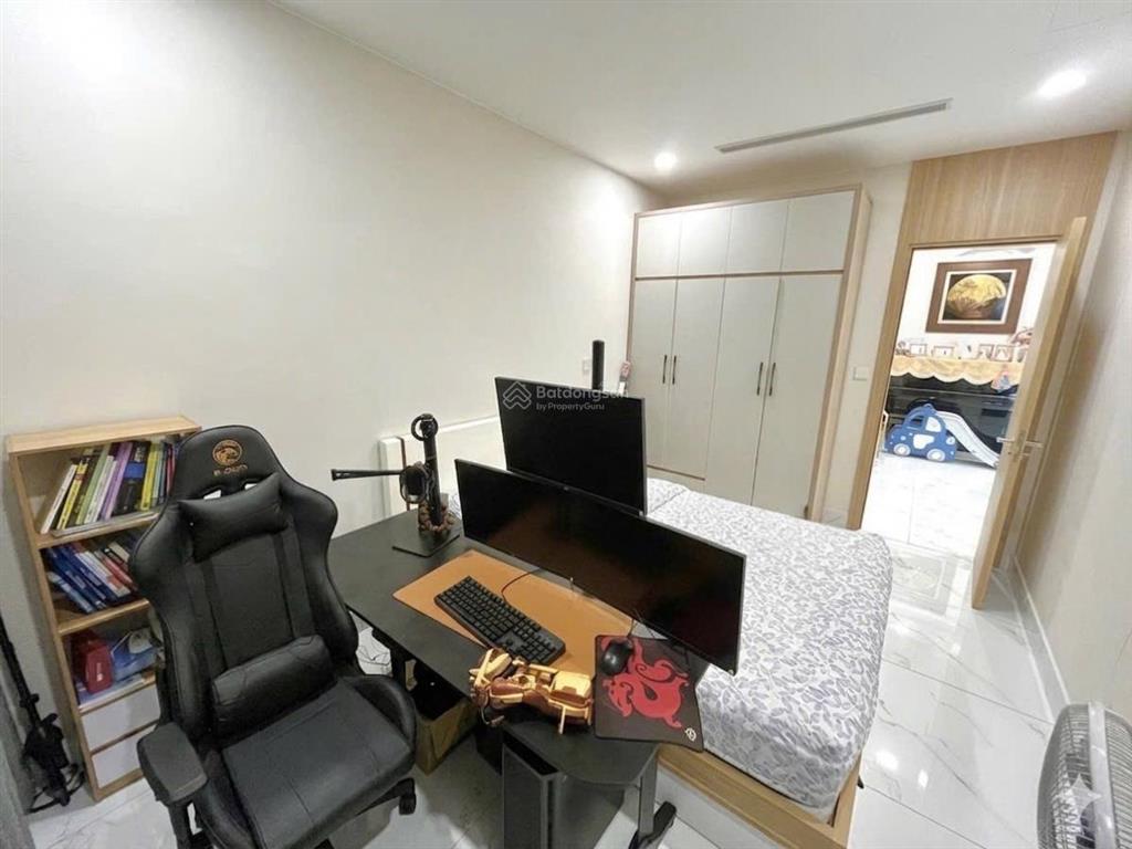0975 750 *** cần bán căn hộ 2 ngủ tòa the zei. mặt phố lê đức thọ giá chỉ 8.9 tỷ tặng full nội thất