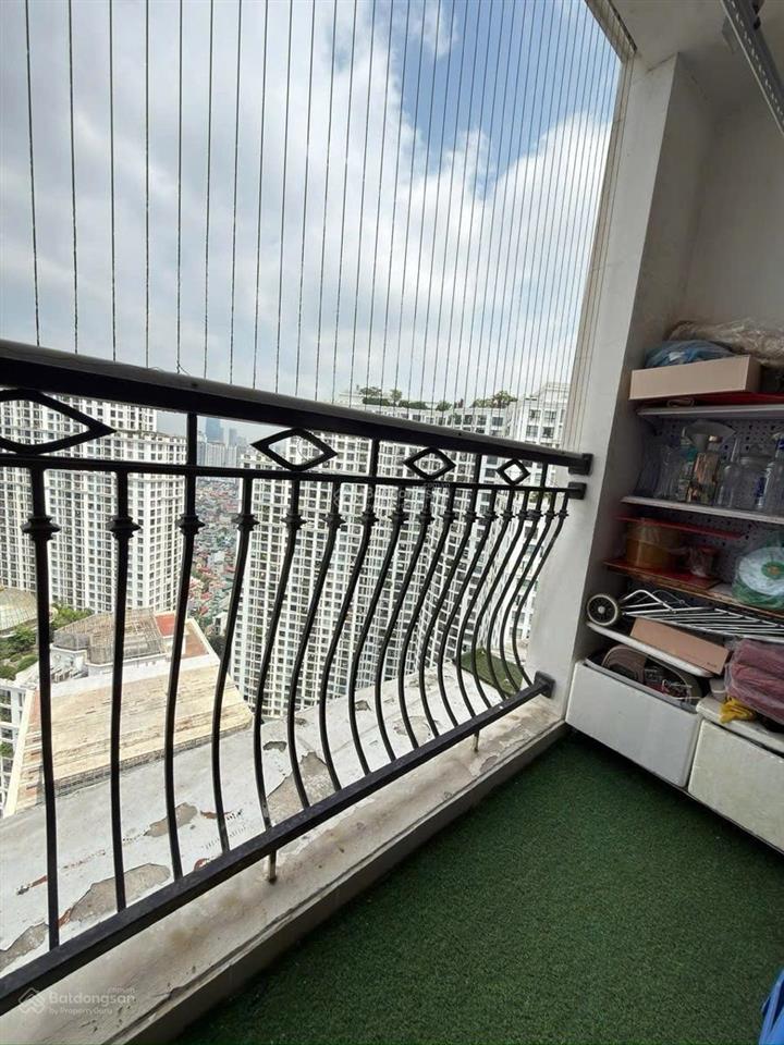 0975 750 *** chính chủ bán căn hộ 3 ngủ toà royal city. diện tích 130m 3 ngủ 2 wc giá hơn 14 tỷ