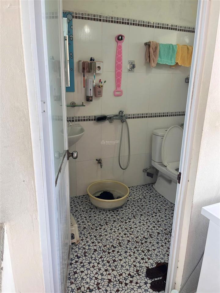 Chính chủ bán căn hộ tt nhà máy in tiền. nhà em tầng 2 dt sử dụng 120m2 giá hơn 3 tỷ 0975 750 ***