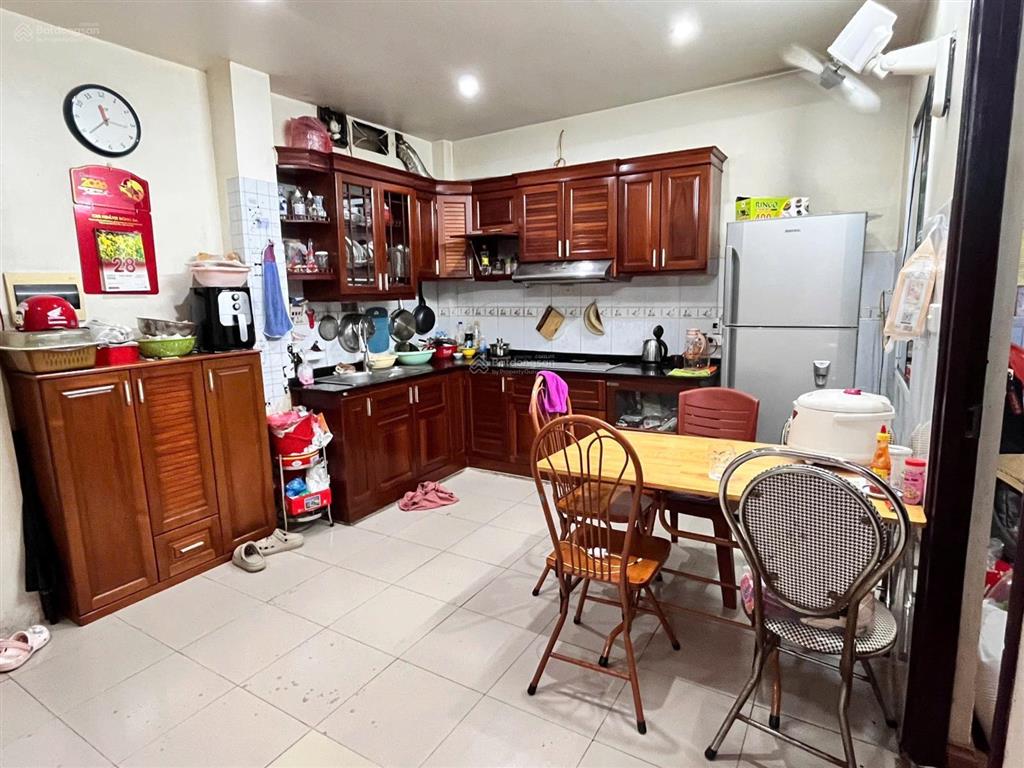 Chính chủ bán căn hộ tt nhà máy in tiền. nhà em tầng 2 dt sử dụng 120m2 giá hơn 3 tỷ 0975 750 ***