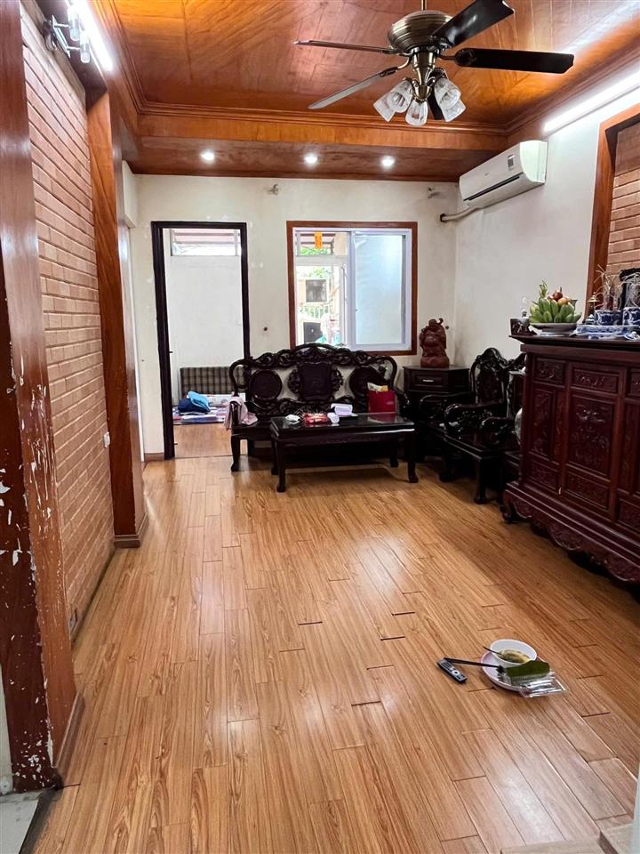 Chính chủ bán căn hộ tt nhà máy in tiền. nhà em tầng 2 dt sử dụng 120m2 giá hơn 3 tỷ 0975 750 ***