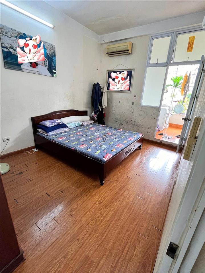 Chính chủ bán căn hộ tt nhà máy in tiền. nhà em tầng 2 dt sử dụng 120m2 giá hơn 3 tỷ 0975 750 ***