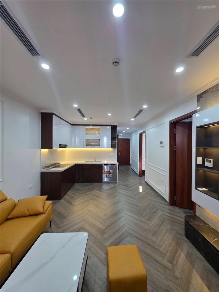0975 750 *** chính chủ cần bán căn góc 3 ngủ trung tâm thanh xuân. tặng kèm full nội thất. sổ lâu dài