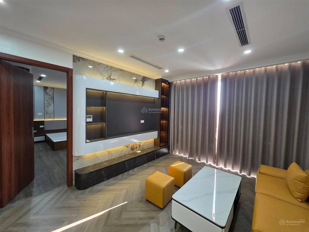0975 750 *** chính chủ cần bán căn góc 3 ngủ trung tâm thanh xuân. tặng kèm full nội thất. sổ lâu dài