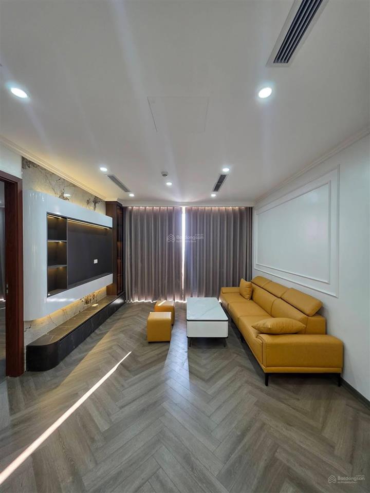 0975 750 *** chính chủ cần bán căn góc 3 ngủ trung tâm thanh xuân. tặng kèm full nội thất. sổ lâu dài