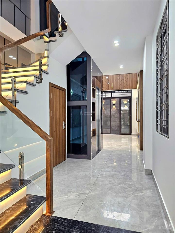 Siêu phẩm phố hồ sen 5 tầng thang máy lô góc ngõ cực nông