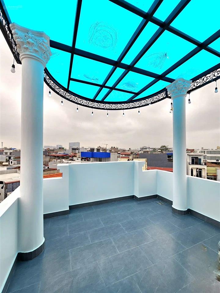 Siêu phẩm phố hồ sen 5 tầng thang máy lô góc ngõ cực nông