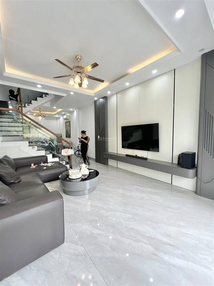Bán căn nhà trục chính, nhà xây 4 tầng siêu đẹp dự án him lam, hồng bàng. giá 4,95 tỷ