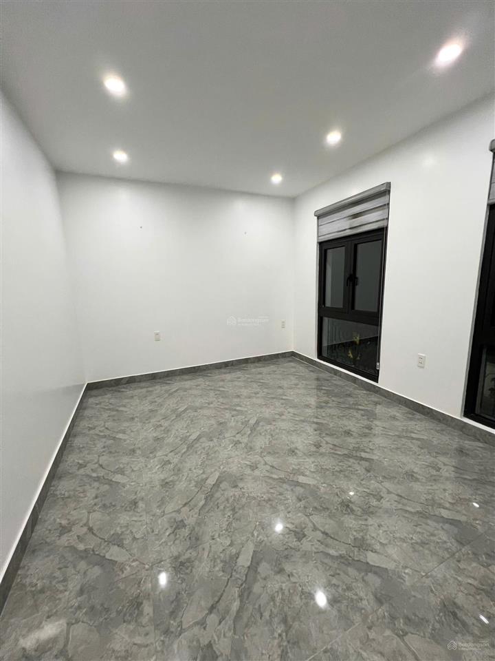 Chỉ 5,7 tỷ sở hữu ngay căn nhà vị trí đẹp đều đặn dòng tiền hàng tháng ngay sở dầu, hồng bàng