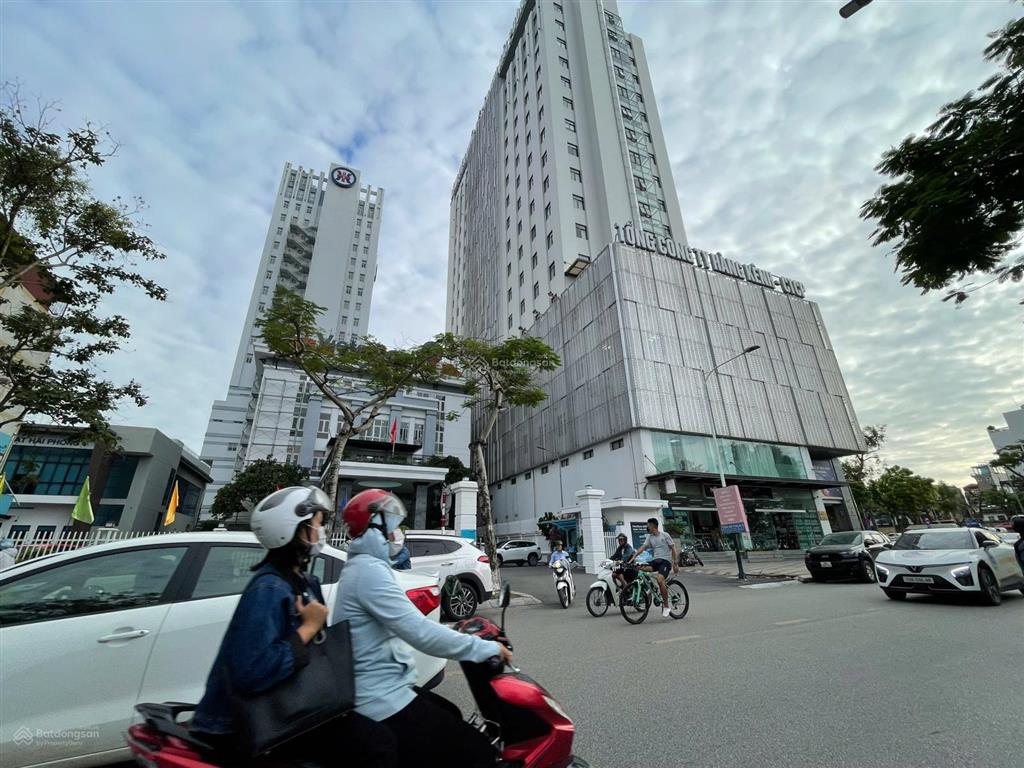 Bán nhà 42m2 mặt đường nguyễn đức cảnh, vị trí đẹp, vỉa hè rất rộng để kinh doanh. giá 15,x tỷ